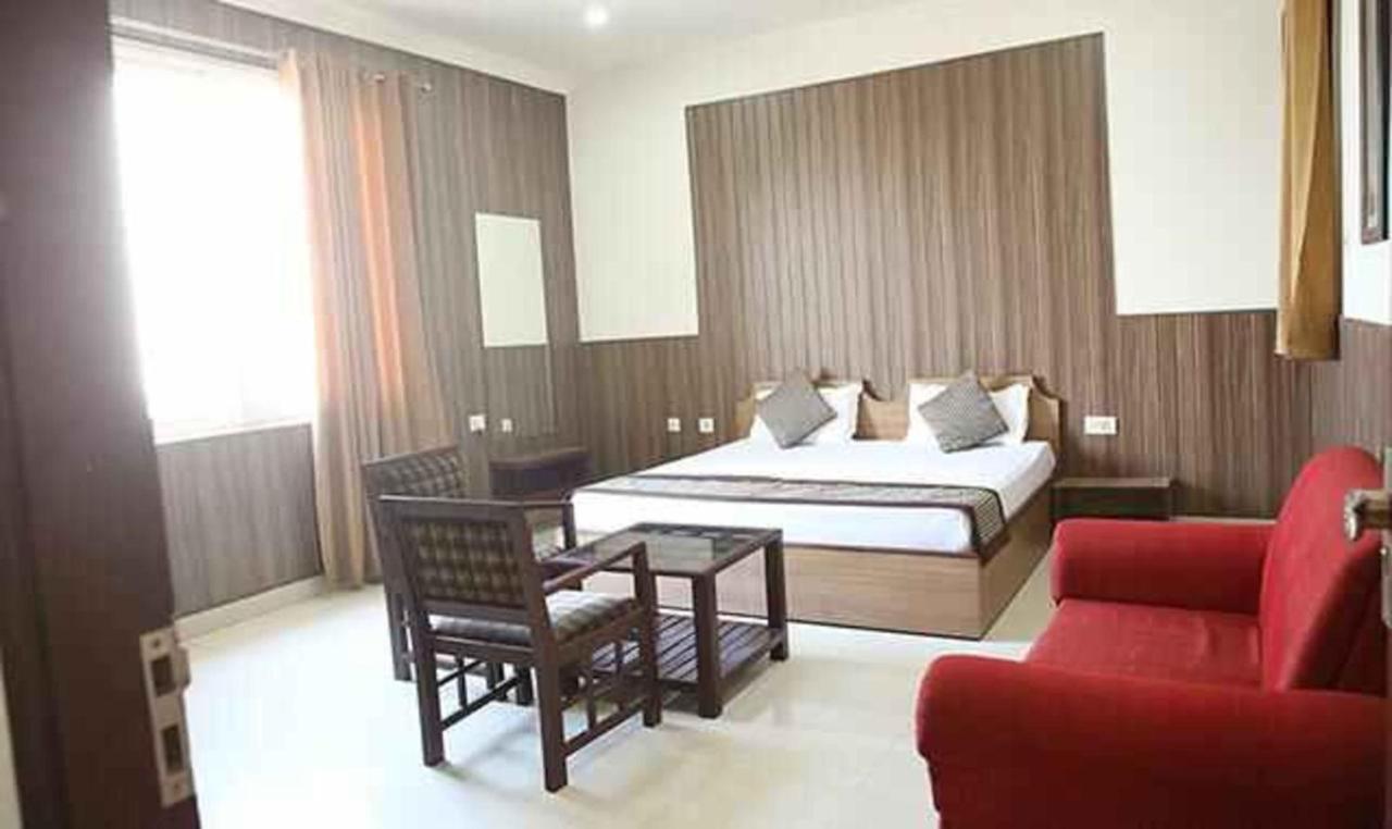 Fabhotel Corbett Inn Rudrapur Exterior photo